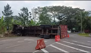 Dua Jam Berjibaku, Sopir Truk yang Terjepit Kabin Kemudi Akibat Kecelakaan Berhasil Dievakuasi