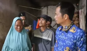 Orang Tua Siswa Alumni Barak Militer Dapat Hadiah Pembangunan Rumah dari Bupati Purwakarta 