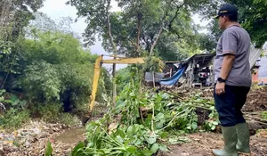 Ramai-ramai Bebersih Kali Baru Cibinong Jelang HJB ke-543, Camat Kerahkan 50 Truk Sampah