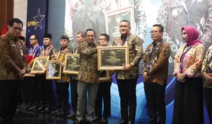 Istimewa, Bupati Rudy Susmanto Bawa Pulang Penghargaan SPM Awards 2025, Jadi Juara Pertama