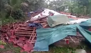 Diterjang Hujan Angin, Rumah Warga di Cimanggu Bogor Ambruk Rata dengan Tanah