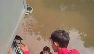 Mahasiswa PNJ Kembangkan Alat Deteksi Banjir Berbasis IoT dan Energi Terbarukan