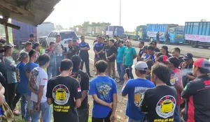 Sopir Truk Sukabumi Demo Tolak Larangan ODOL