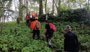  Pendaki Lansia yang Hilang di Gunung Salak Ditemukan Tewas, Dievakuasi dari Kedalaman 120 Meter