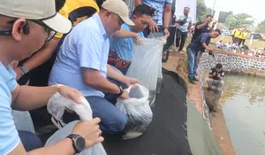 Mancing Bareng di Situ Gedung Kesenian, Bupati Rudy Susmanto Apresiasi Polri yang Makin Dekatkan Diri dengan Warga