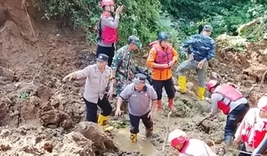 Sempat Pesan Kopi dan Mie Instan, Pegawai Kemendagri yang Hilang Ditelan Longsor Puncak Bogor saat Mancing Belum Juga Ditemukan
