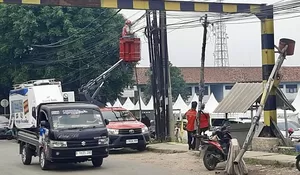 Jelang Kedatangan KDM ke Parungpanjang, Dishub Sibuk Perbaiki Porta Pembatas Truk Tambang