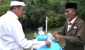Viral! Penjual Es Cincau Bogor Fasih 4 Bahasa, Dedi Mulyadi Tawarkan Lapak untuk Jualan