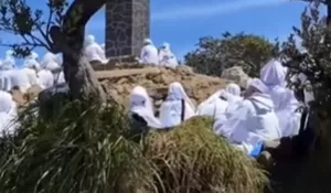 Menguak Fakta di Balik Aksi Puluhan Orang Berjubah Putih di Puncak Gunung Lawu