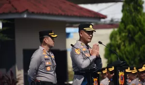 AKBP Wikha Ardilestanto Resmi Jadi Kapolres Bogor, AKBP Rio Wahyu Anggoro Dilepas Hormat