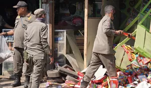 Ratusan Lapak PKL di Flyover Cileungsi Digusur Satpol PP