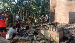Kebakaran Hebat di Kabandungan Sukabumi, Dua Keluarga Kehilangan Tempat Tinggal