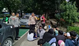 Polsek Bogor Utara Bubarkan Gerombolan Pelajar di Jalan Pajajaran, Kedapatan Nongkrong Sambil Tenggak Miras