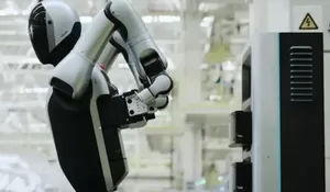 Hebat! China Ciptakan Robot Walker S2 yang Mampu Mengganti Baterai Sendiri Tanpa Bantuan Manusia