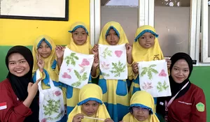 Asik Banget, Siswa SDIT Arrohmaniyah Diajak Berkreasi dengan Eco Print Bareng Mahasiswa KKN UIKA