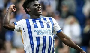 Fabian Hurzeler Yakin Carlos Baleba Bertahan di Brighton Meski Diminati Manchester United