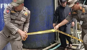 Chandra Rahmansyah Bareng Tim Gabungan Segel 3 Tempat Usaha Pengeboran Air Tanah di Depok