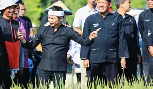 Dorong Produktivitas Padi, Pemkab Purwakarta Salurkan Mesin Panen Canggih Kepada Petani