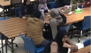 Mahasiswa FISIP UNIDA Dalami Strategi Penulisan Artikel SEO Friendly Melalui KKL di Ivosights