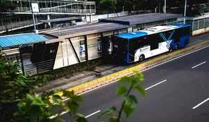 Nikmati Layanan Gratis Transjakarta dan MRT Selama Perbaikan Fasilitas Usai Demo DPRD
