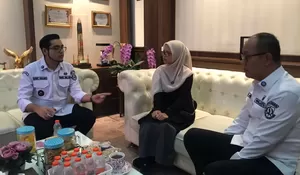 Heroik! Mahasiswi Lindungi Pedagang saat Demo Ricuh di Sukabumi, Aksinya Diapresiasi hingga Diundang Khusus Wali Kota Ayep Zaki