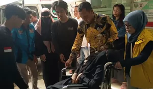 Wabup Jaro Ade Kunjungi Korban Majelis Taklim Ambruk di RSUD Kota Bogor, Pastikan Korban Dapat Perawatan Gratis dan Pelayanan Maksimal