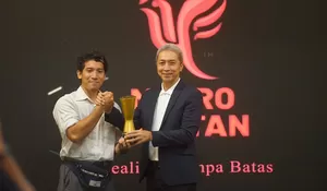 Pemuda Inspiratif Jaga Kelestarian Lingkungan Situ Gede, Giri Marhara Diganjar Penghargaan Metropolitan Award 2025