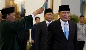 Resmi! Presiden Prabowo Melantik Djamari Chaniago sebagai Menko Polkam dalam Reshuffle Kabinet