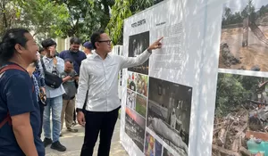 Wamendagri Bima Arya Kunjungi Pameran Foto Satu Dekade PFI Bogor: Tidak Hanya Menyuguhkan Peristiwa, Tapi Bawa Pesan dan Pembelajaran