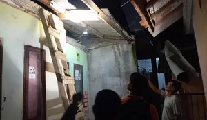 11 Rumah di Sukabumi Rusak Diterjang Angin Kencang, 2 Pohon Tumbang