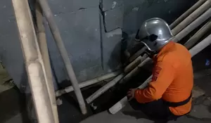 Ngeri! Warga di Bogor Terperosok saat Lewati Jalan Amblas, Kondisinya Terluka hingga Dilarikan ke Rumah Sakit