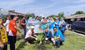 Peduli Lingkungan Sekitar, BPJS Ketenagakerjaan Tanam Ratusan Pohon di Fly Over Cileungsi