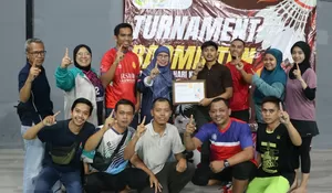 Semarak HKN ke 61, RSUD R Moh Noh Nur Leuwiliang Sabet Juara 1 Turnamen Badminton Kesehatan Kabupaten Bogor