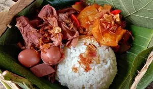 Pawon Kayu Bogor, Surga Kuliner Tradisional dengan Aroma Dapur Kayu Bakar yang Bikin Rindu Rumah