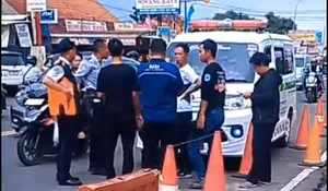 Viral! Sopir Ambulans Terlibat Adu Mulut dengan Petugas Dishub Bogor