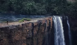 12 Tempat Wisata Alam Terbaik di Sukabumi untuk Liburan Akhir Tahun Bersama Keluarga dengan Pemandangan Memukau Bikin Liburanmu Semakin Asyik