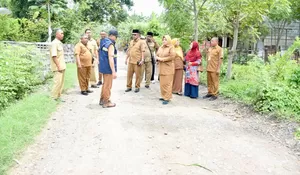 Wabup Situbondo Tinjau Jalan Rusak di Kembangsari, Perbaikan Diusulkan Masuk Anggaran 2026