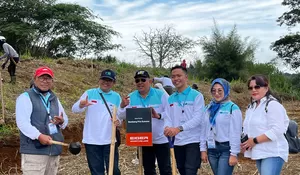 Dewan Pengawas PDAM Seluruh Indonesia Tanam 100 Pohon di Puncak Bogor