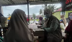 Ratusan Warga Pesisir Pantai Barus Alami Penyakit Pasca Banjir, Didominasi Infeksi Saluran Pernapasan dan Penyakit Kulit