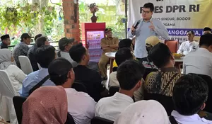 Ravindra Airlangga Serap Aspirasi Warga dan Cek Kesehatan Gratis di Bogor
