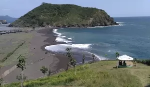 5 Pantai di Jember yang Cocok untuk Camping Malam Tahun Baru, Panorama Indah dan Seru untuk Bakar-Bakaran