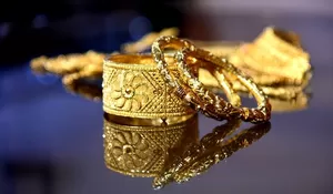 Update Harga Emas Perhiasan Hari Ini Rabu 18 Desember 2025: Raja Emas Vs Lakuemas, Mana Lebih Mahal?