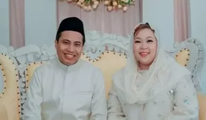 Diisukan Menikah, Lora Mamak dan Inayah Wahid Beda Berapa Tahun?