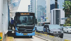 Daftar 15 Golongan Warga yang Boleh Gratis Naik Transjakarta dan LRT di Jakarta, Kamu Termasuk?