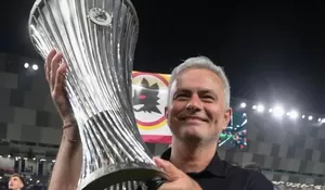 Prestasi Jeblok di Liga Italia, Jose Mourinho Resmi Cabut dari AS Roma