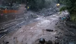 Banjir Bandang Terjang Kawasan Wisata Guci Tegal, Video Pipa Air Panas Tersapu Air Bah Viral di Medsos