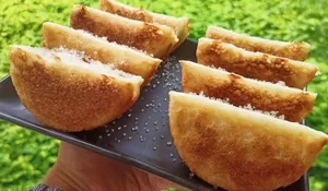 Enaknya Kue Pancong Kelapa Buat Ngemil Sore-Sore Bareng Teh Hangat