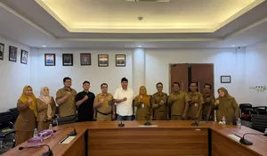 Ditresnarkoba Polda Kaltim dan Dinas PPKUKM Sepakat Perkuat Pengawasan Minol dan Obat Berbahaya : Kombes Pol Romylus Tamtelahitu Dorong Kolaborasi