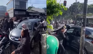 Viral Insiden Mobil Seruduk 4 Motor di Perempatan Jogjo Jakbar, Amukan Massa Tak Terhindarkan pada Area Jalan