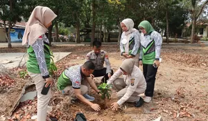 Komitmen Polres Lampung Timur Pada Kesehatan Dan Lingkungan Lewat Bakti Sosial